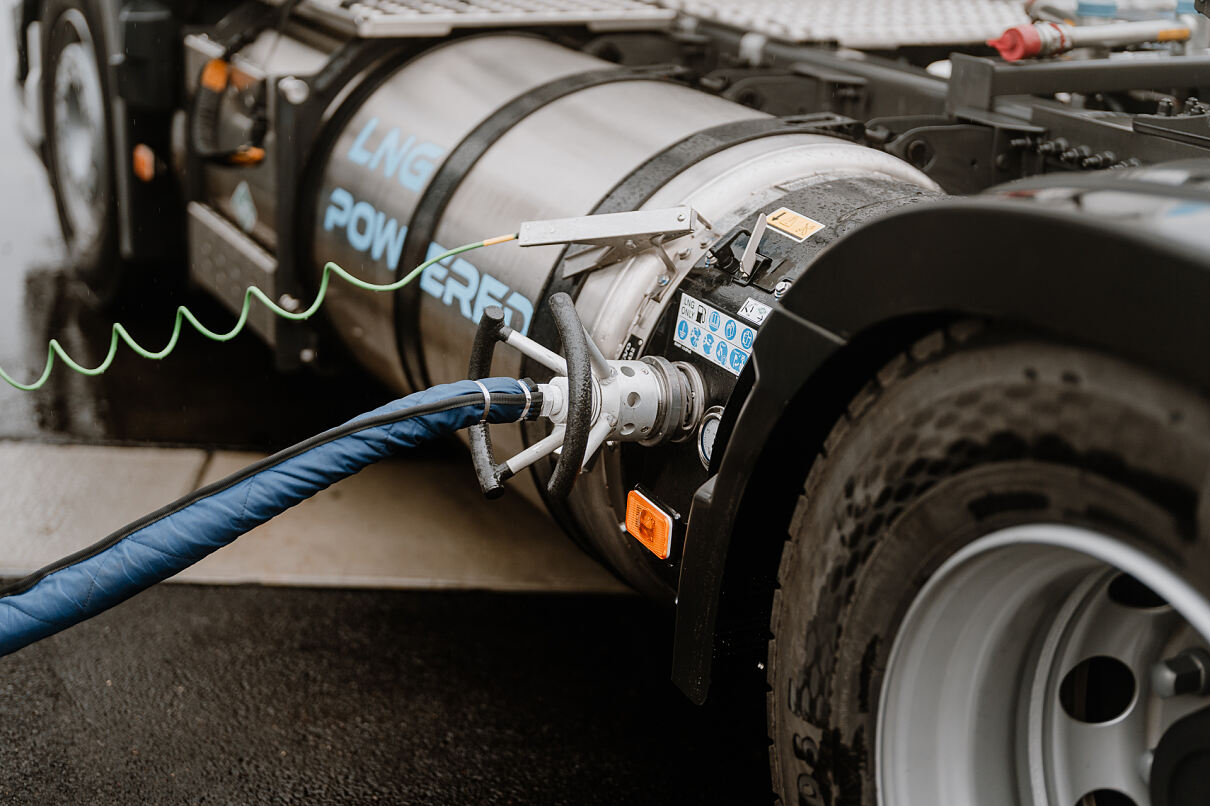 Die Betankung mit Bio-LNG dauert nicht länger als mit Diesel